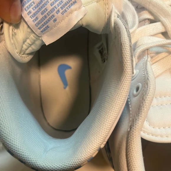 Hi-top nikes size 9.5 - Picture 4 of 7